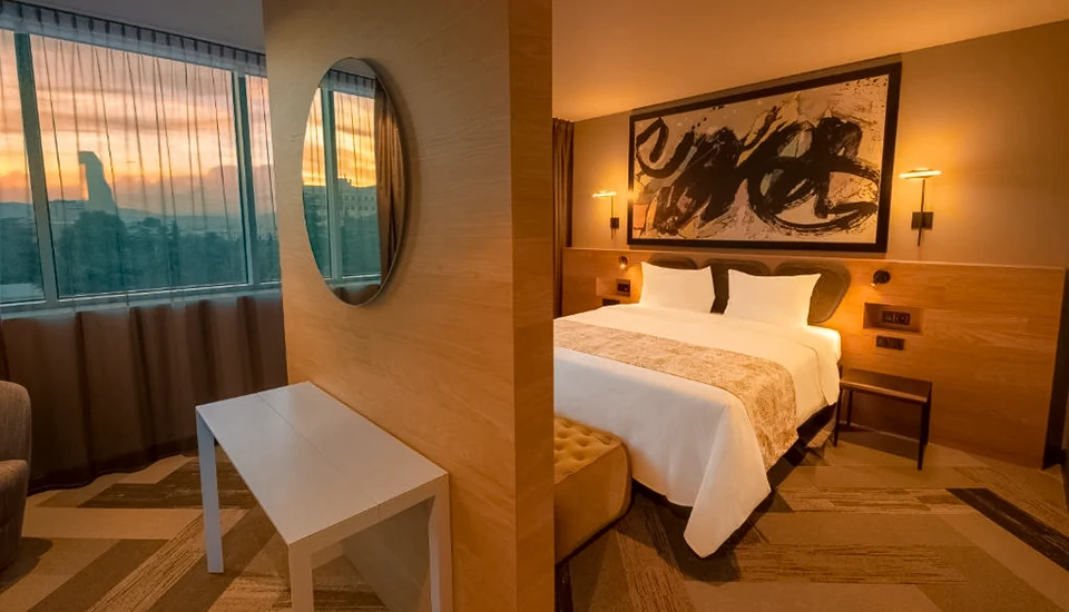 هتل رادیوس تفلیس